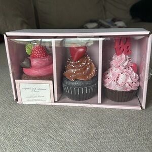 Cupcakes and Cashmere Chocolate Cupcakes